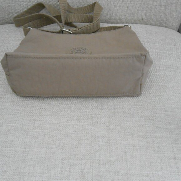 Kipling Nylon Beige Tan Crossbody Bag Should Bag 6.5"x9.5"x2.75" No monkey - Picture 7 of 13